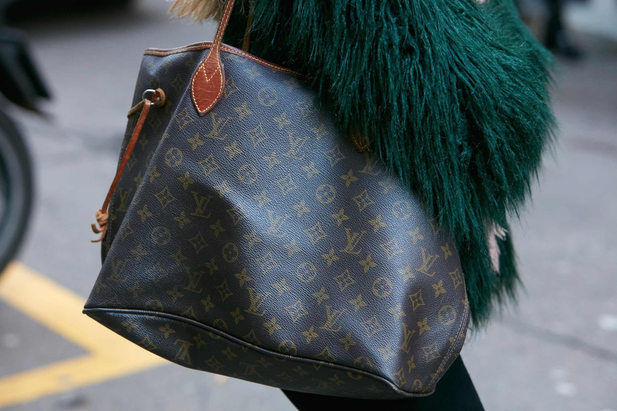 Louis Vuitton 2007 Monogram Neverfull