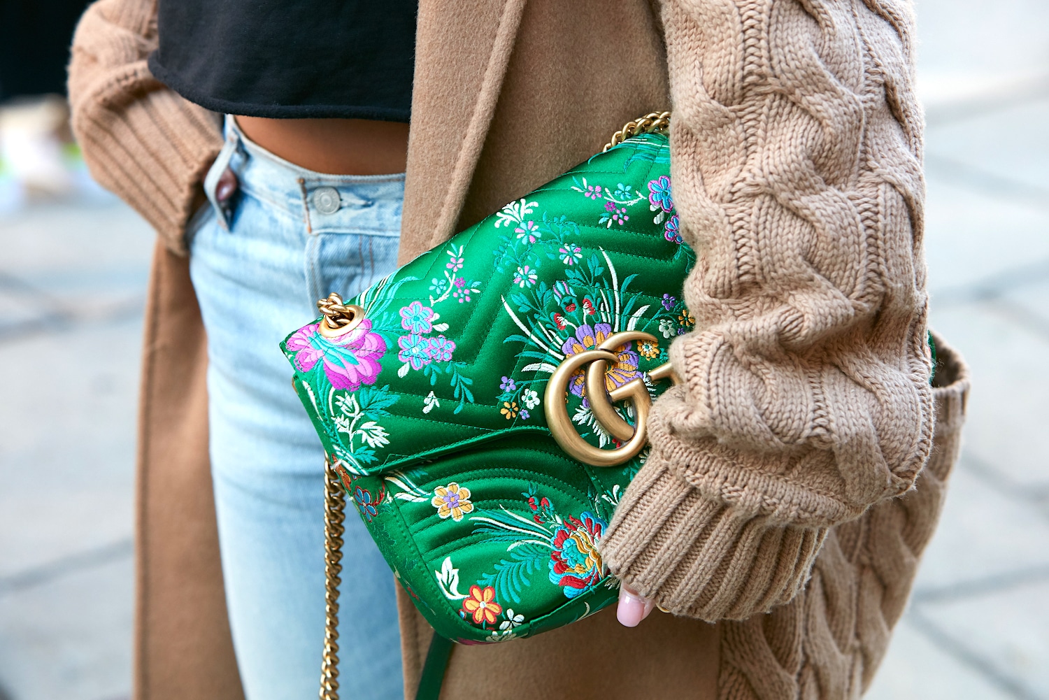 Read more about the article Gucci Crossbody Bag: A Guide to Choosing the Best Purse for your Style