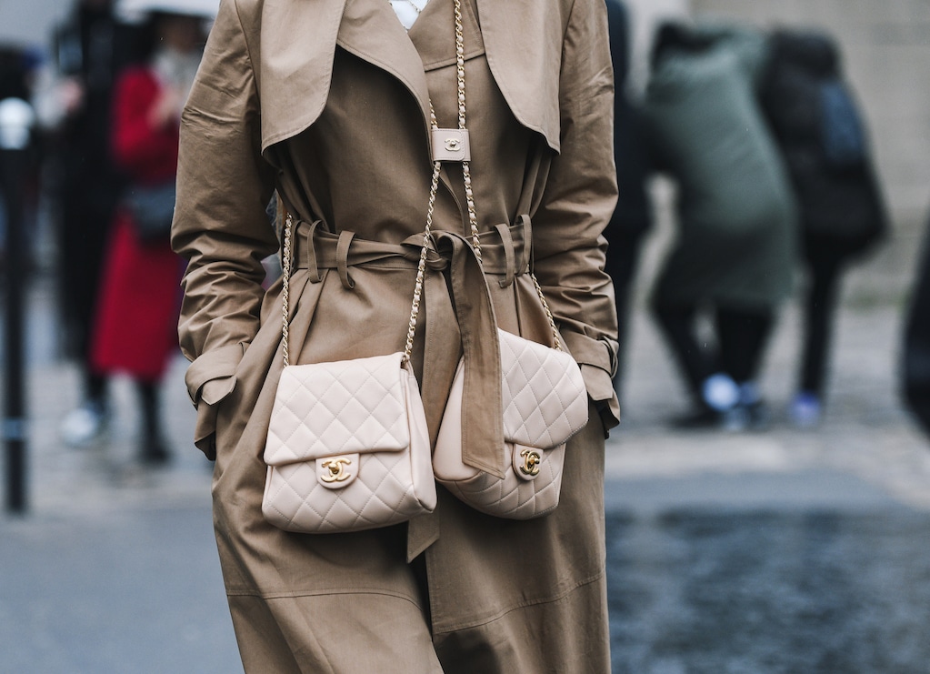 Chanel Crossbody Styles that are Best-Selling: Prices and Buying Guide (8+ styles) Chanel Crossbody Styles that are Best-Selling: Prices and Buying Guide (8+ styles)