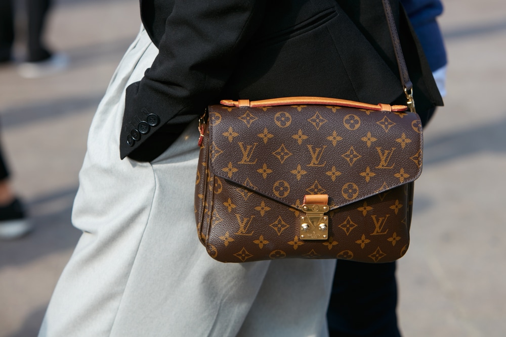 Louis Vuitton Pochette Metis Review —