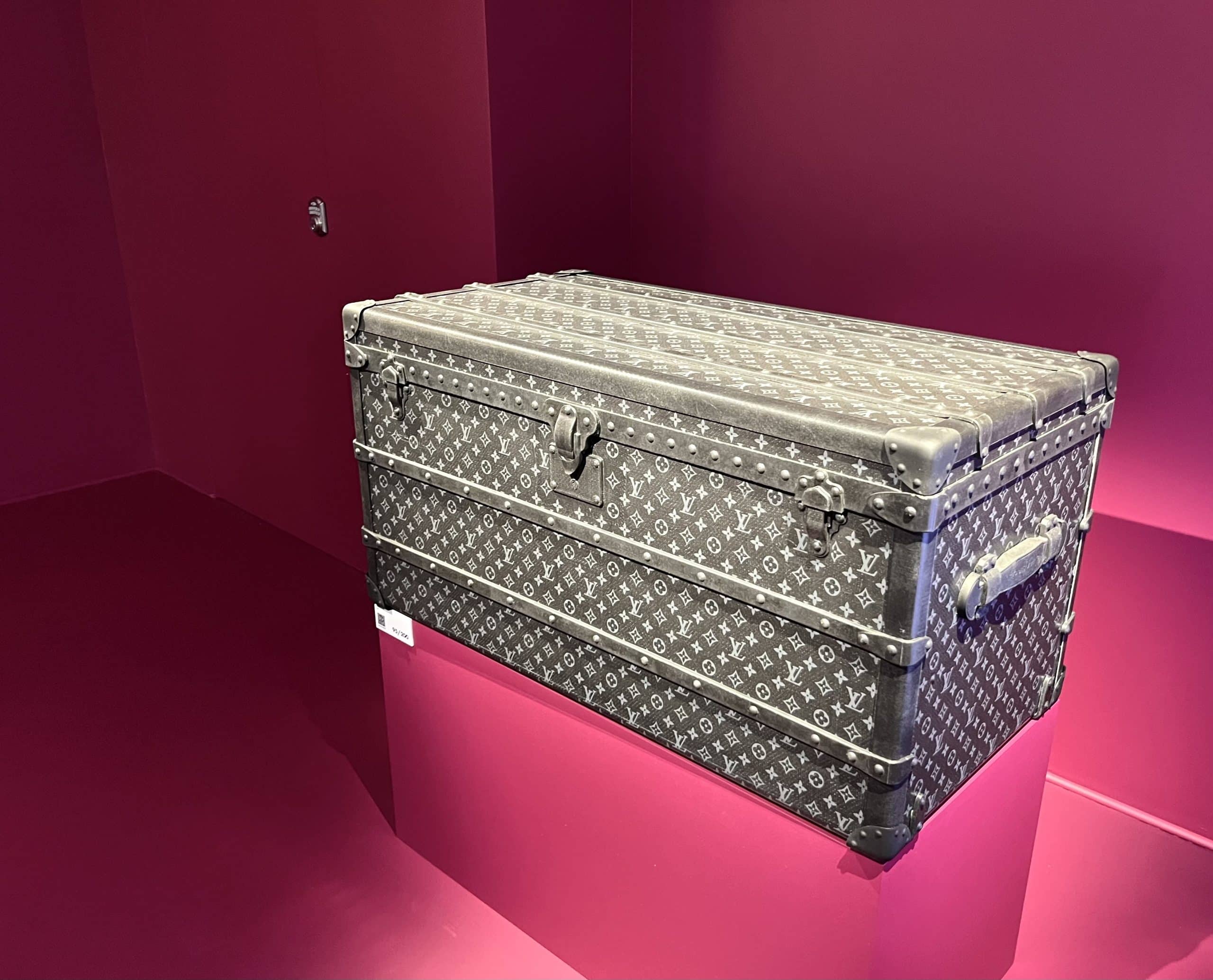 Read more about the article Louis Vuitton Launches 200 Trunks from 200 Artists in Los Angeles 