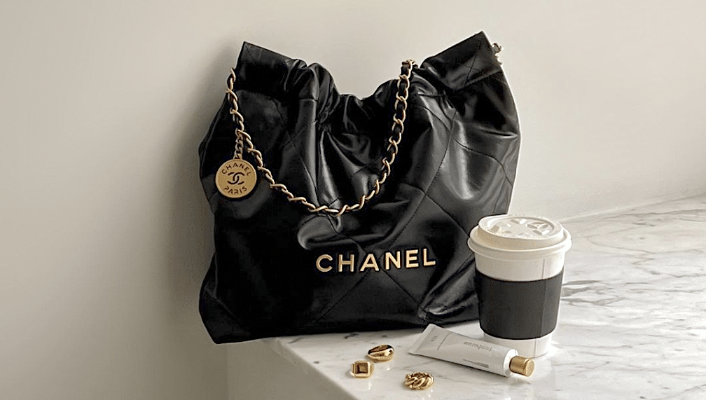 chanel 22 black