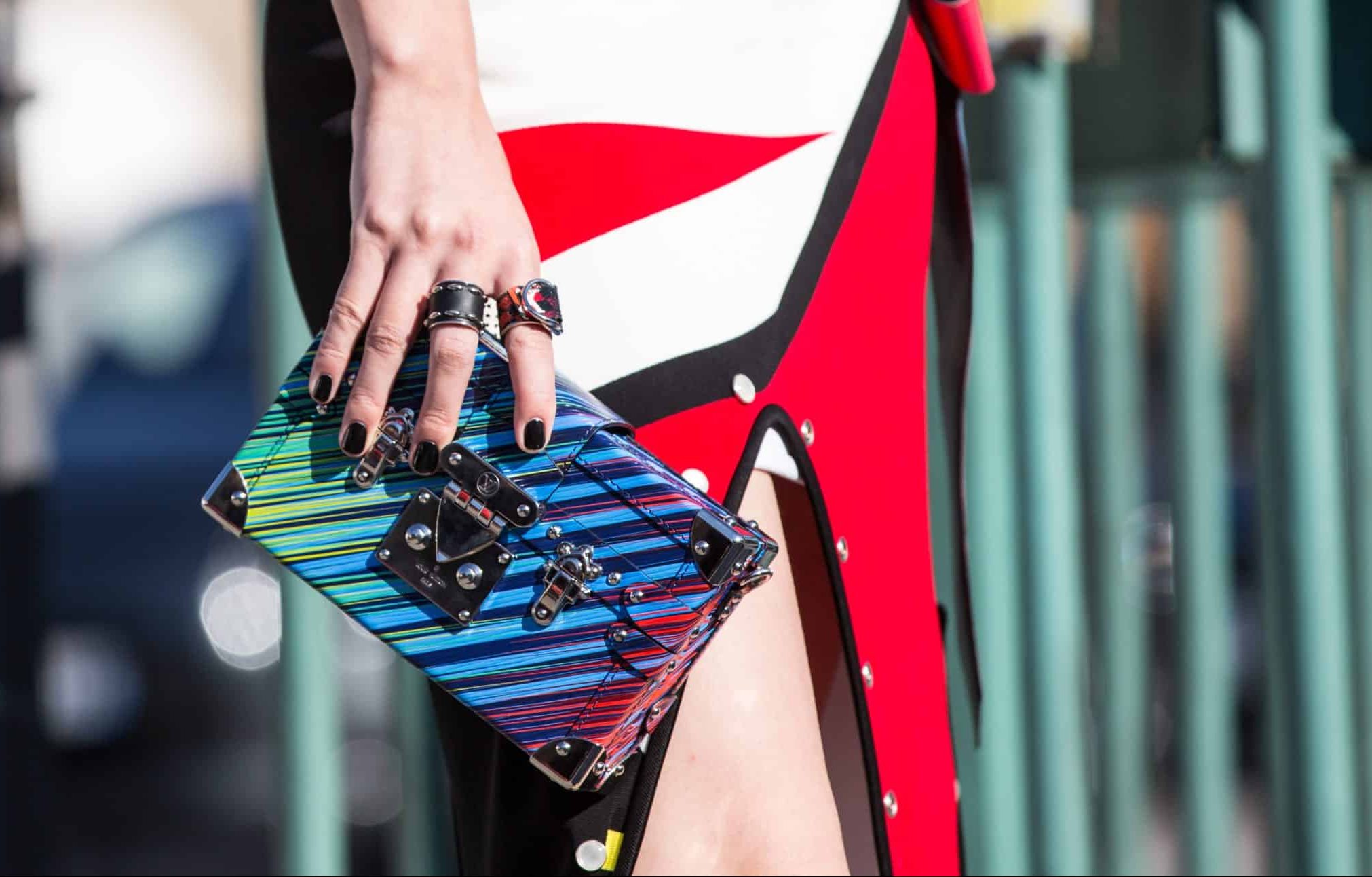 Read more about the article Louis Vuitton Petite Malle: An absolute all-encompassing clutch bag?