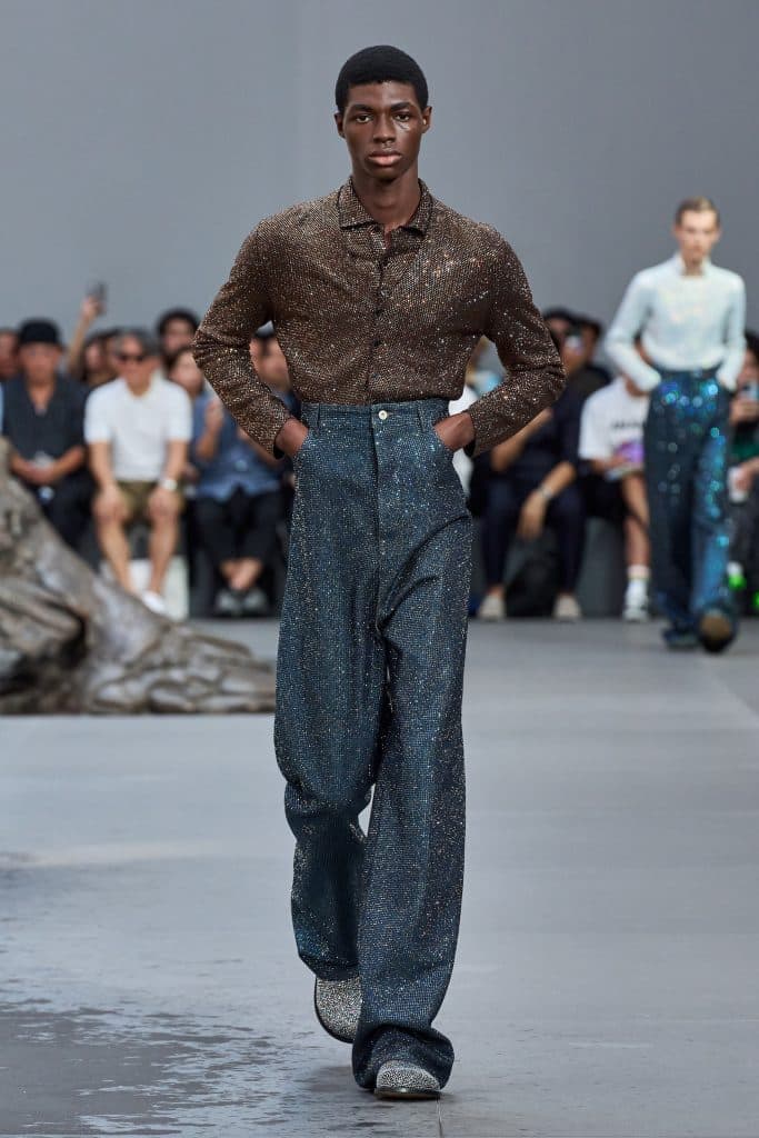 LOEWE SS24 MW SHOW RUNWAY LOOK 02 FRONT RGB CROPPED 2X3 02