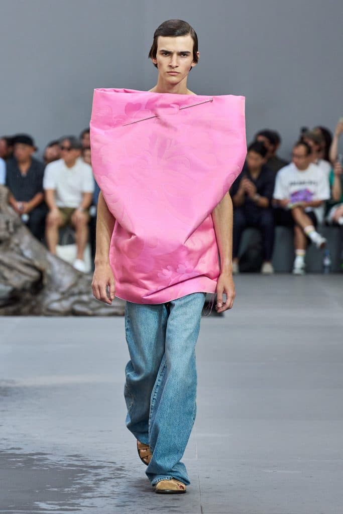 LOEWE SS24 MW SHOW RUNWAY LOOK 12 FRONT RGB CROPPED 2X3 12