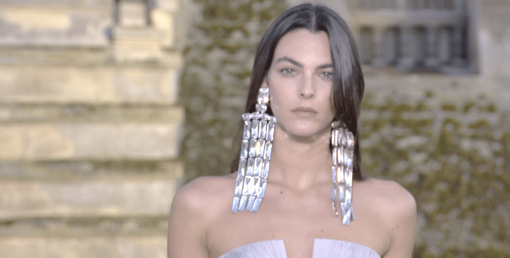 Valentino Said Make it Sparkly:"UN CHÂTEAU" Haute Couture Fall/Winter 2023-24 Fashion Show 6 valentino haute couture show fw 23 24 6