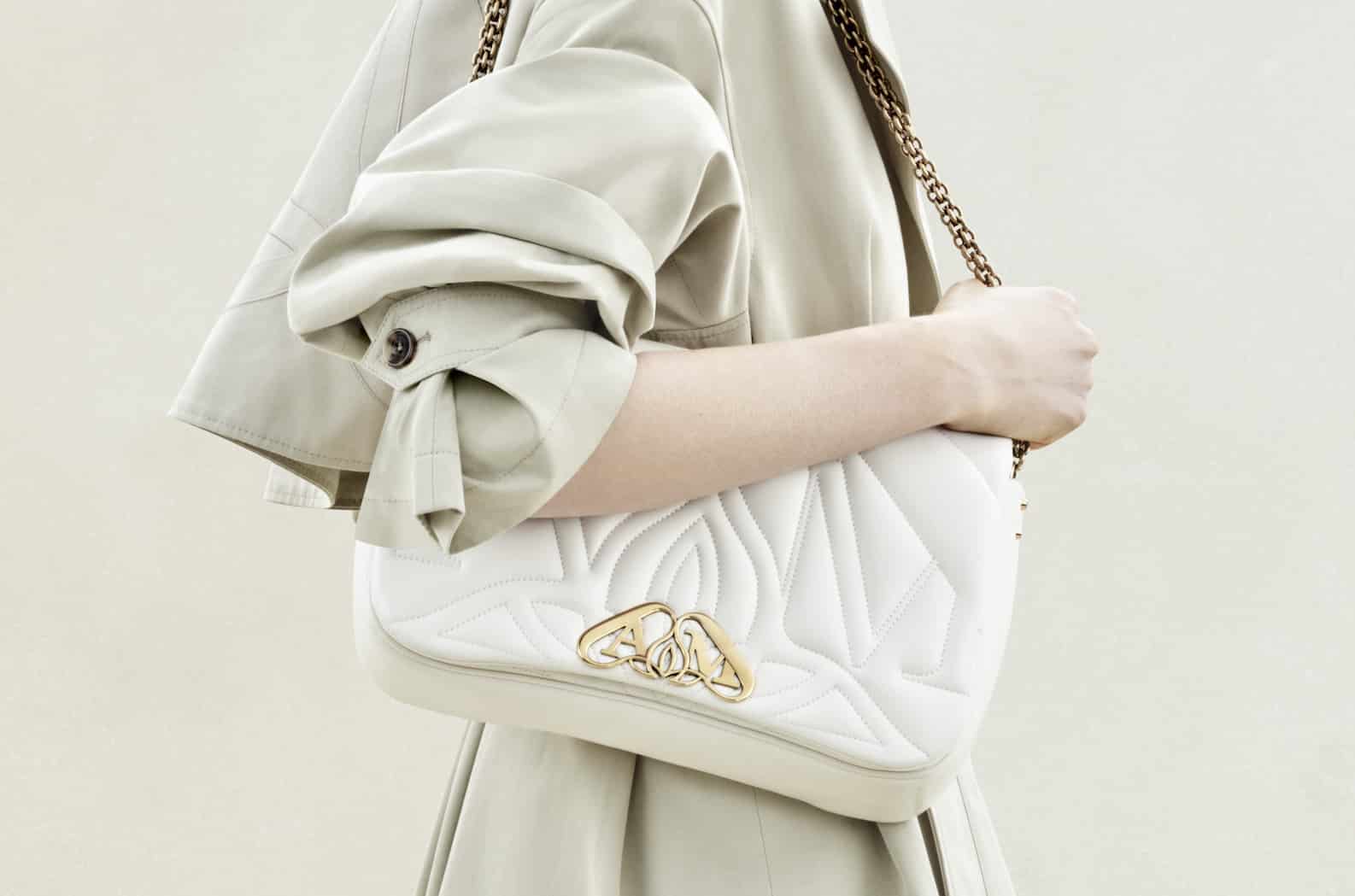 Read more about the article Alexander McQueen Seal Bag: The Brand’s Bag of the Season